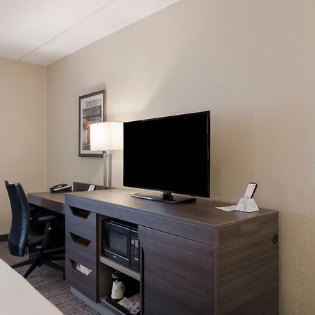 Best Western Holiday Lodge Clear Lake Buitenkant foto